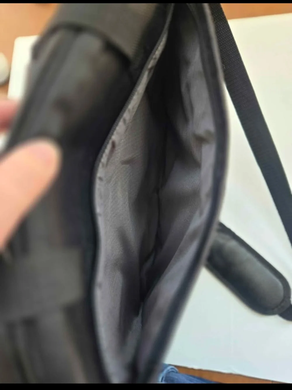 Samsonite Black Nylon Slim Briefcase Messenger Laptop Business Office Bag